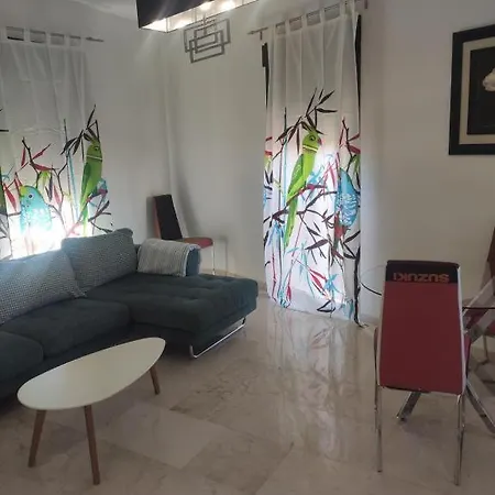 Larios Centro Triniad مالقة